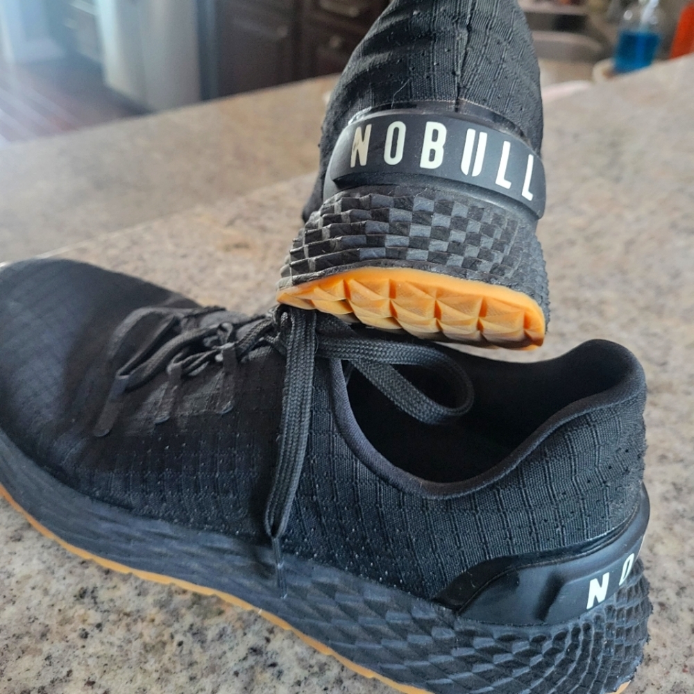 No bulls Size 9
